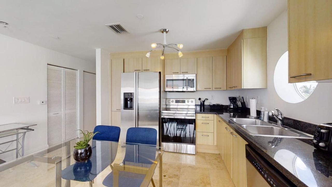 Dream Destinations At Ocean Place Miami Beach Exterior photo